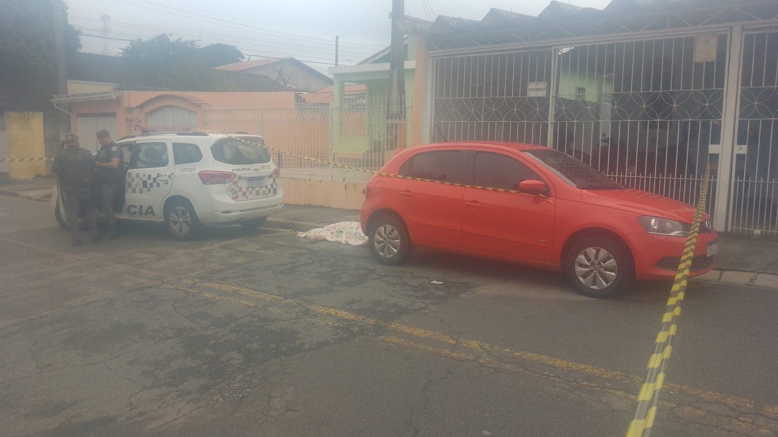 Polícia investiga o crime