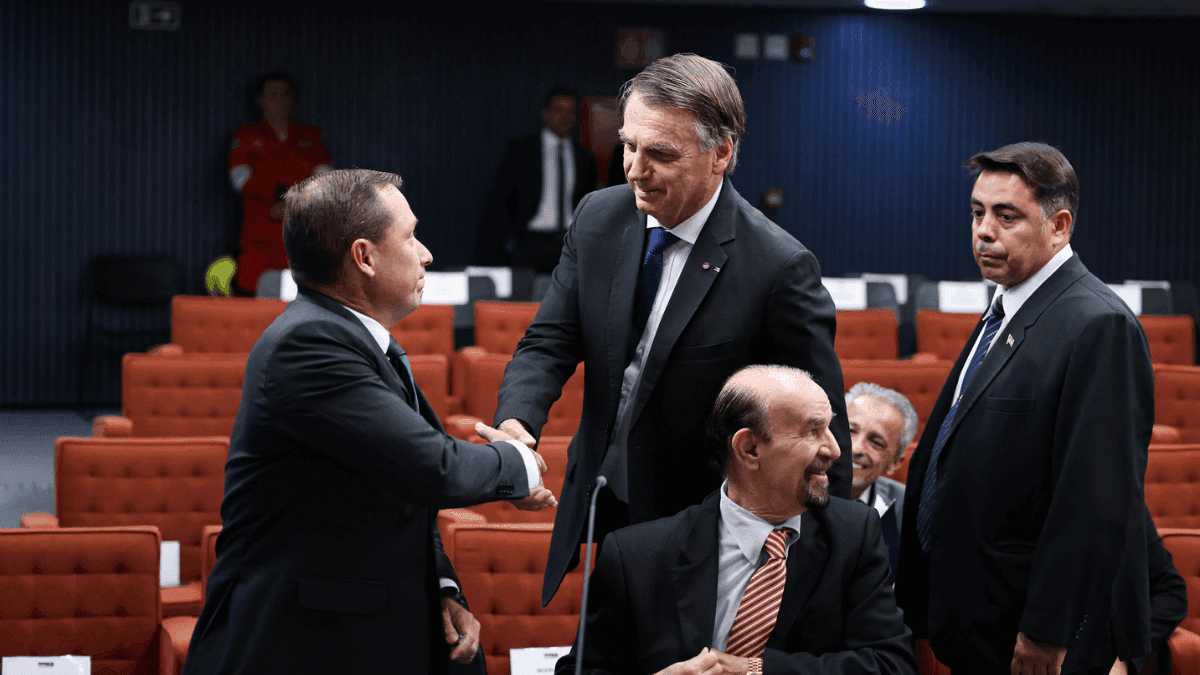 Mauro Cid e Jair Bolsonaro no STF 