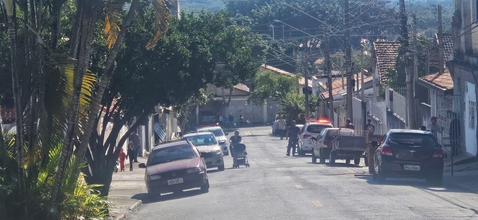 Dupla invade casa e atira em vítima após se recusar a fazer um pix em São José dos Campos