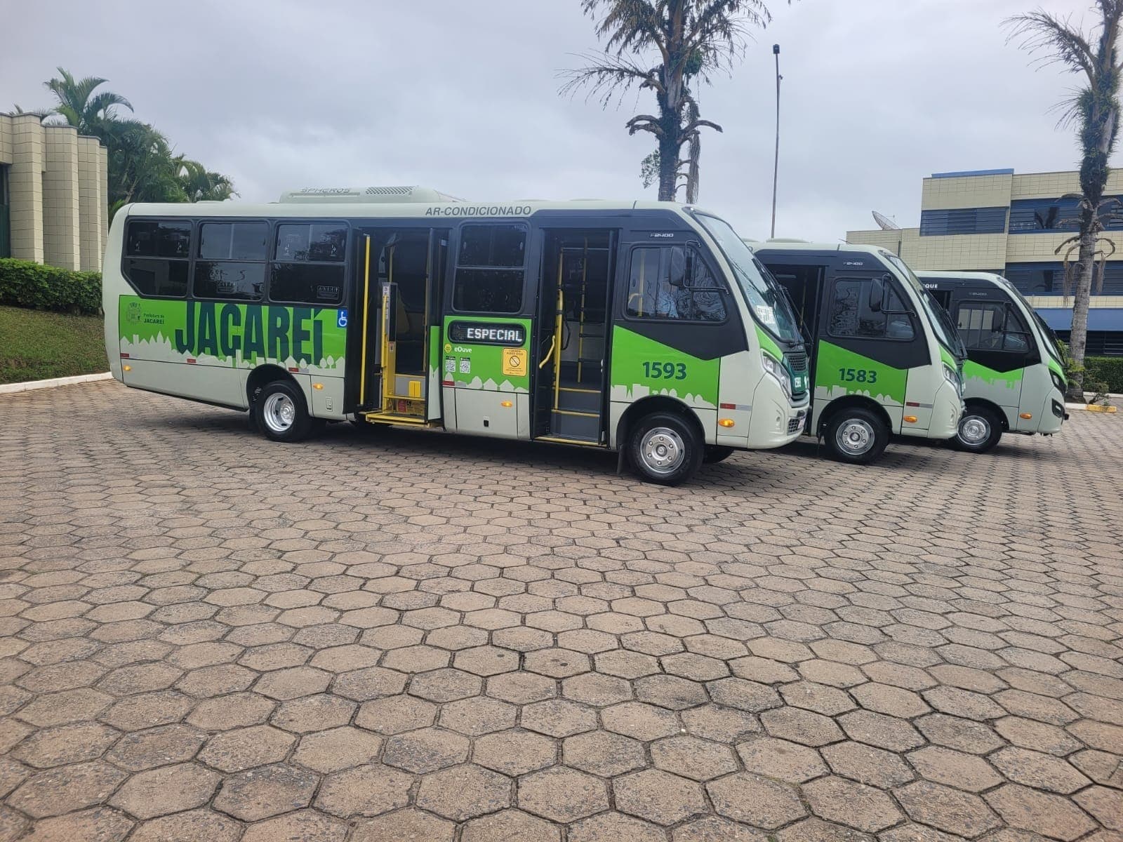 Jacareí amplia frota do transporte público com micro-ônibus