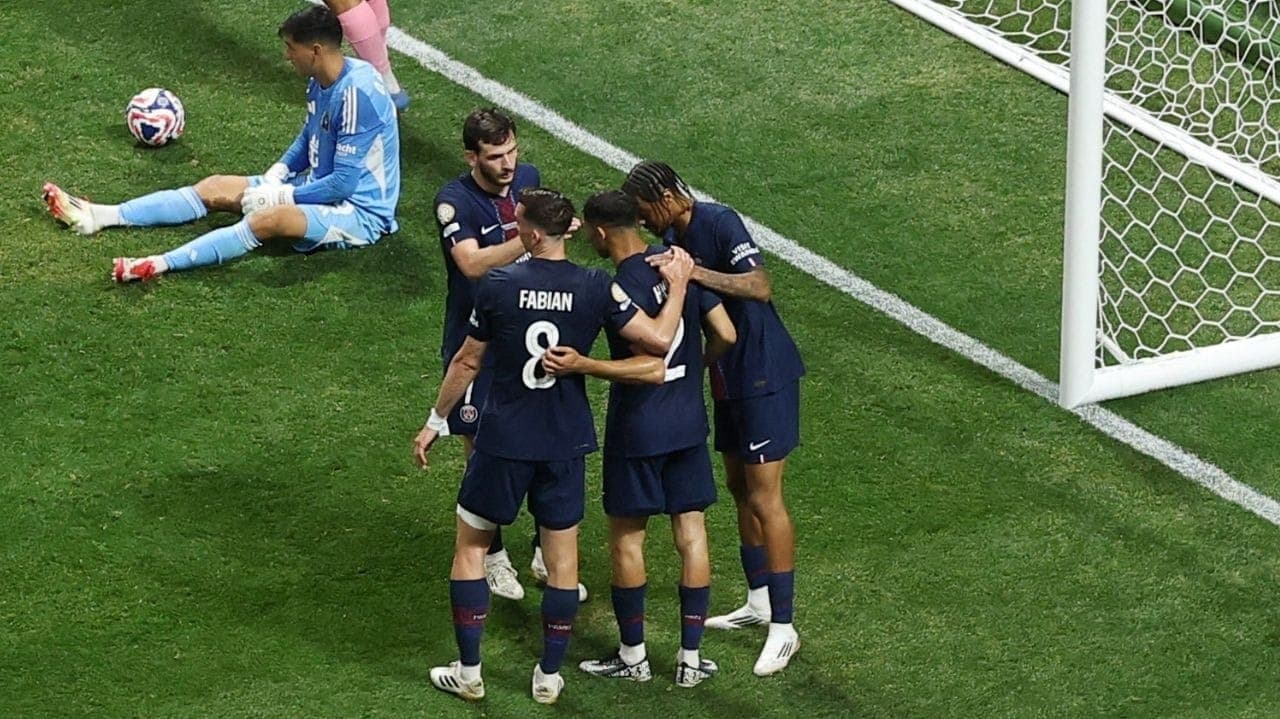 Hakimi comemora gol contra o Inter Miami