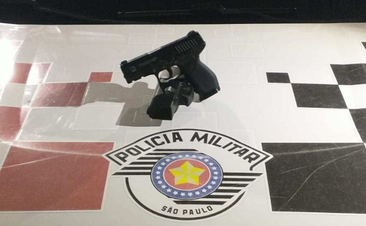 Simulacro apreendido pela PM