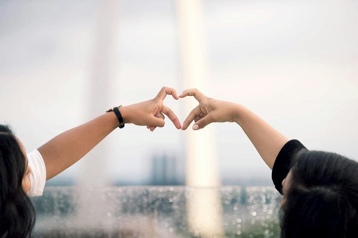 Quais signos combinal com leão no amor?