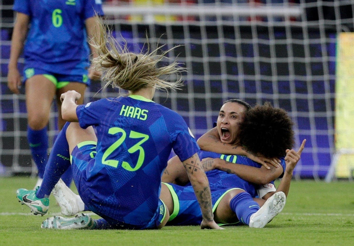 Marta decide para o Brasil contra a Colômbia