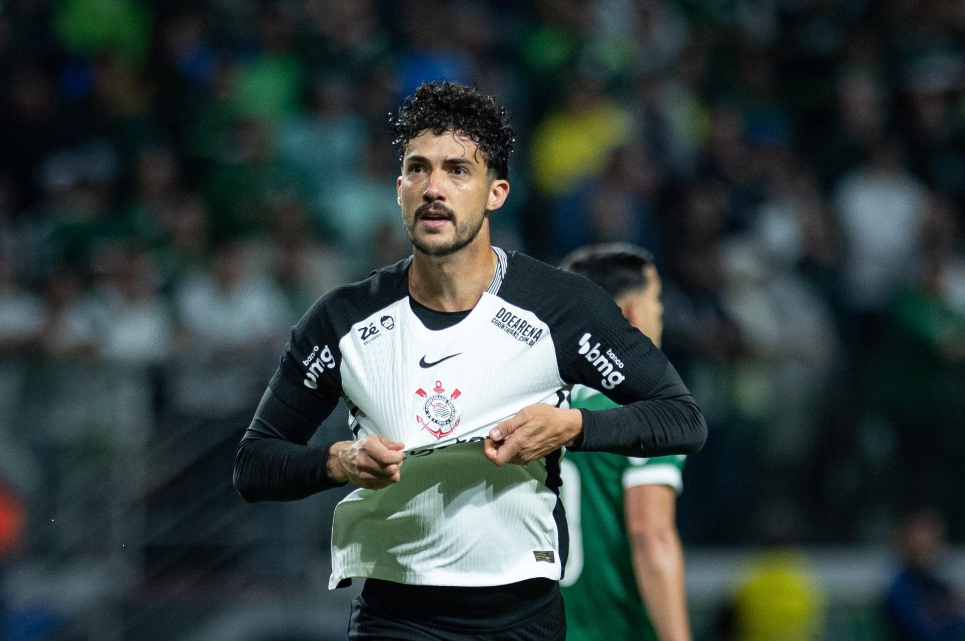 Gustavo Henrique foi um dos destaques do dérbi