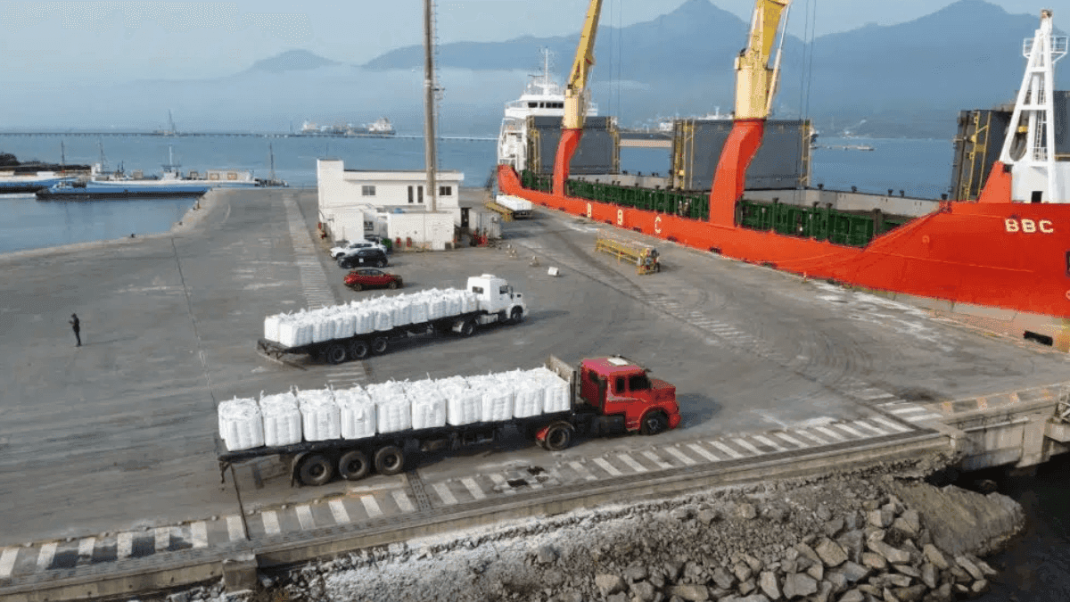 Porto de São Sebastião amplia infraestrutura e inaugura novo pátio