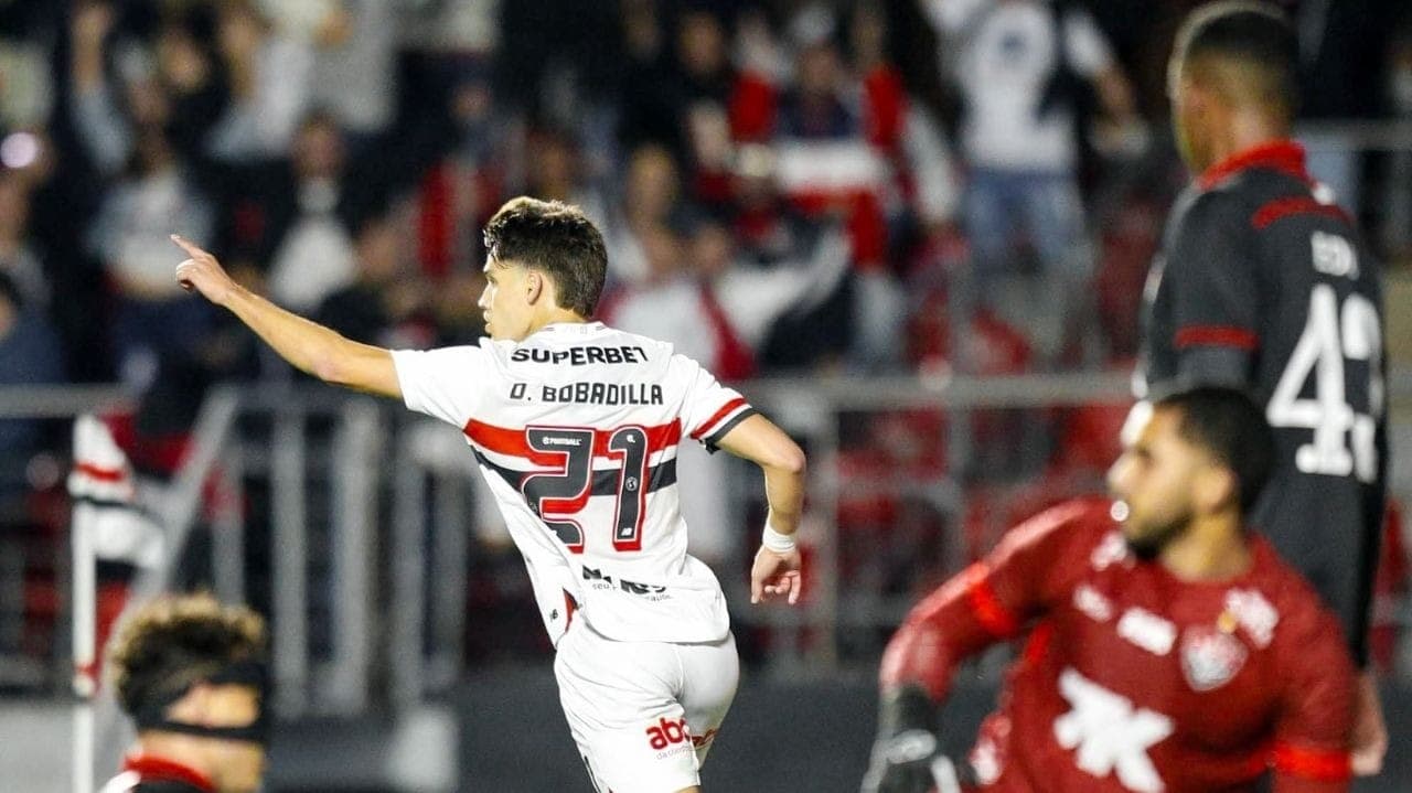 Bobadilla marcou contra o Vitória