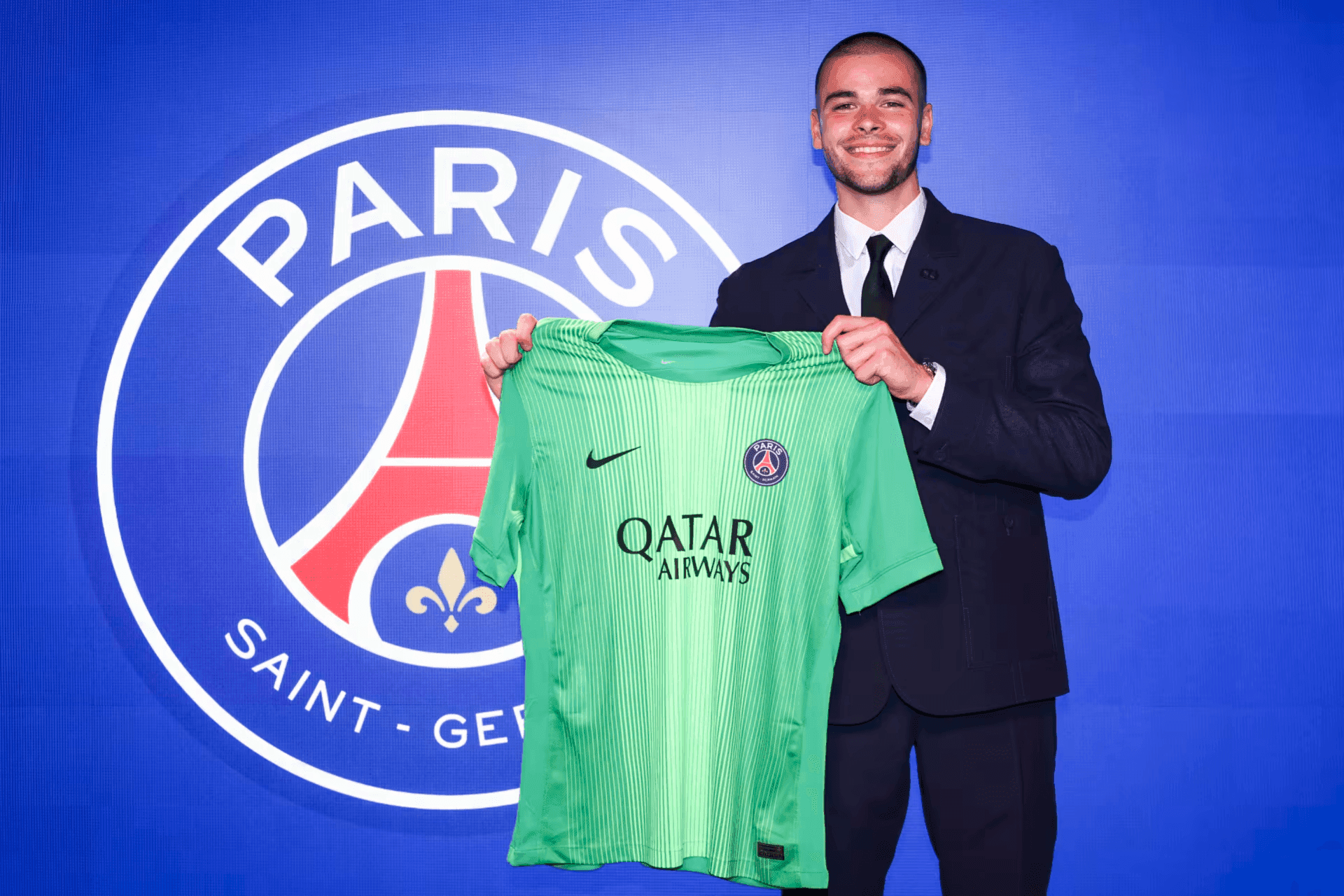 Lucas Chavalier reforça o gol do PSG