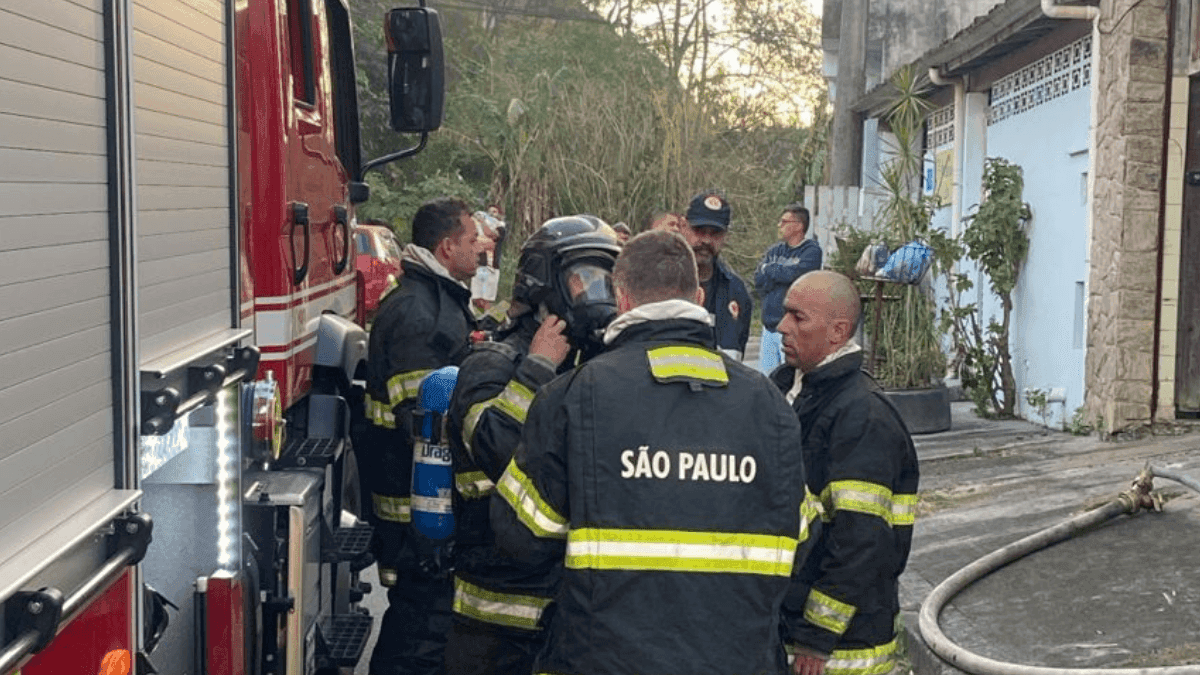Homem morre após casa pegar fogo em Caraguatatuba