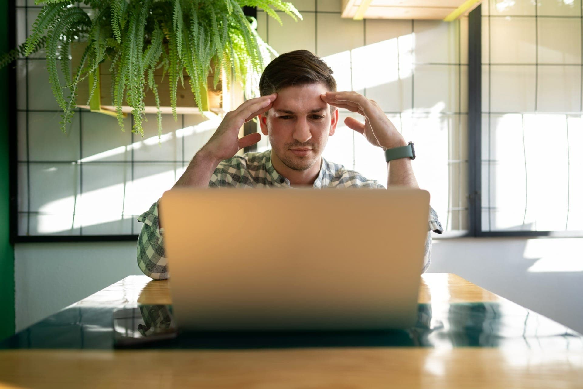 Saiba o que fazer para evitar que seu computador fique lento e travando com frequência