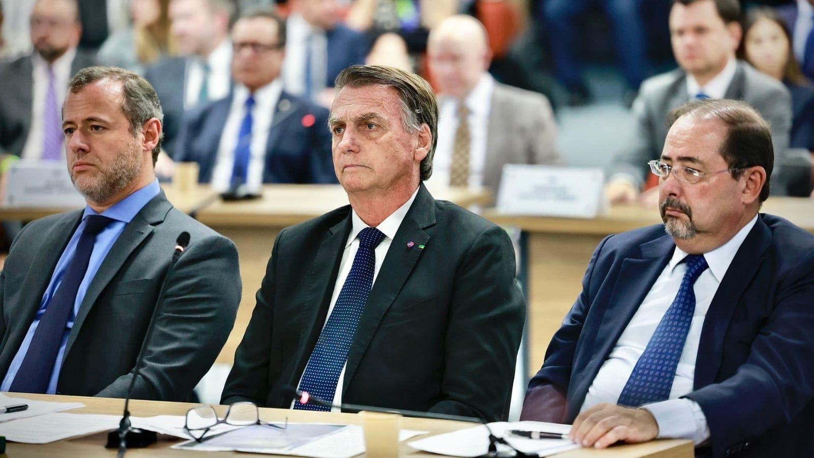 Bolsonaro e seus advogados no STF