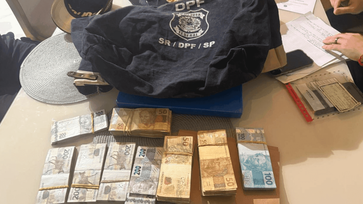 Polícia Federal realiza operação para combater o desvio de verbas federais em Cruzeiro