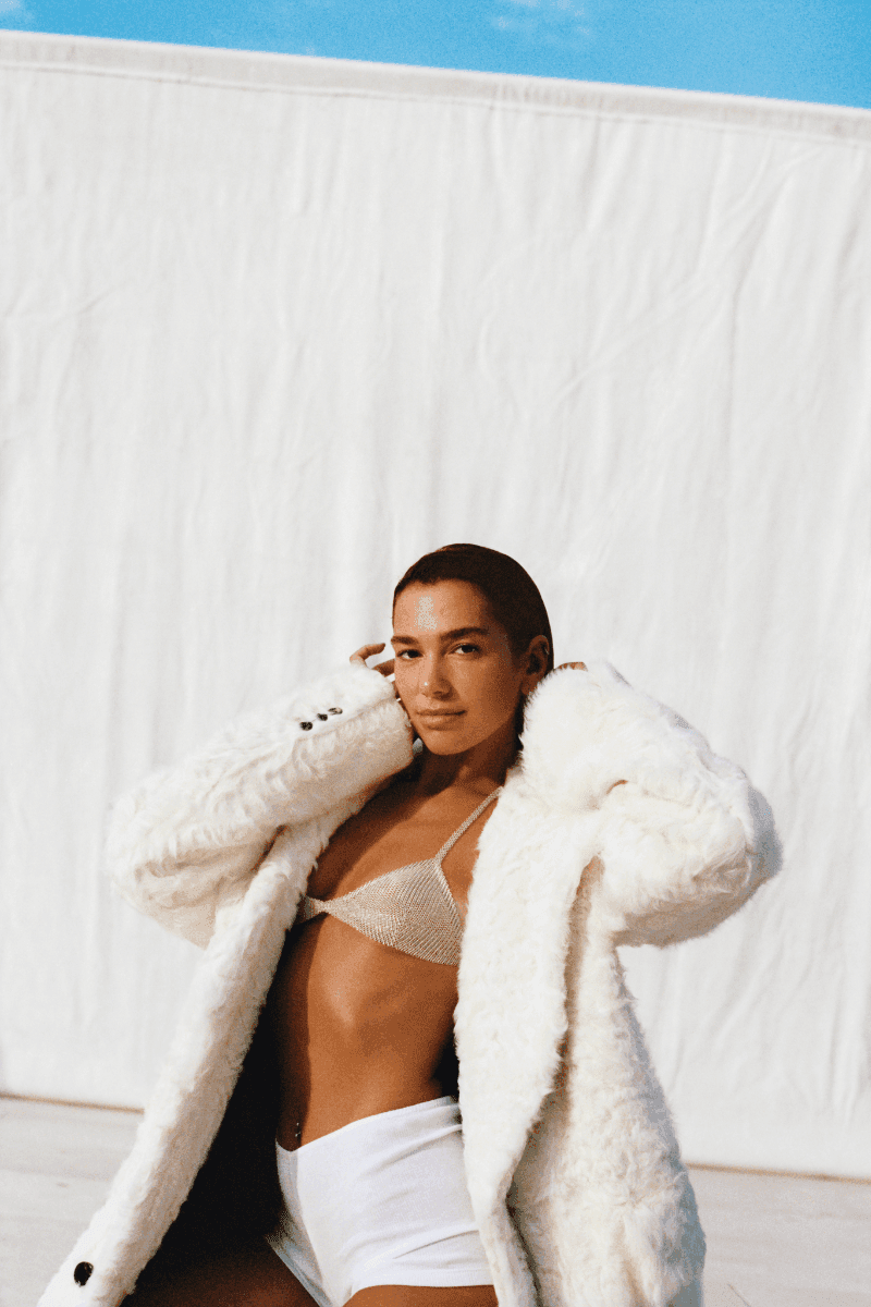 Dua Lipa elenca sucessos em três álbuns de estúdio