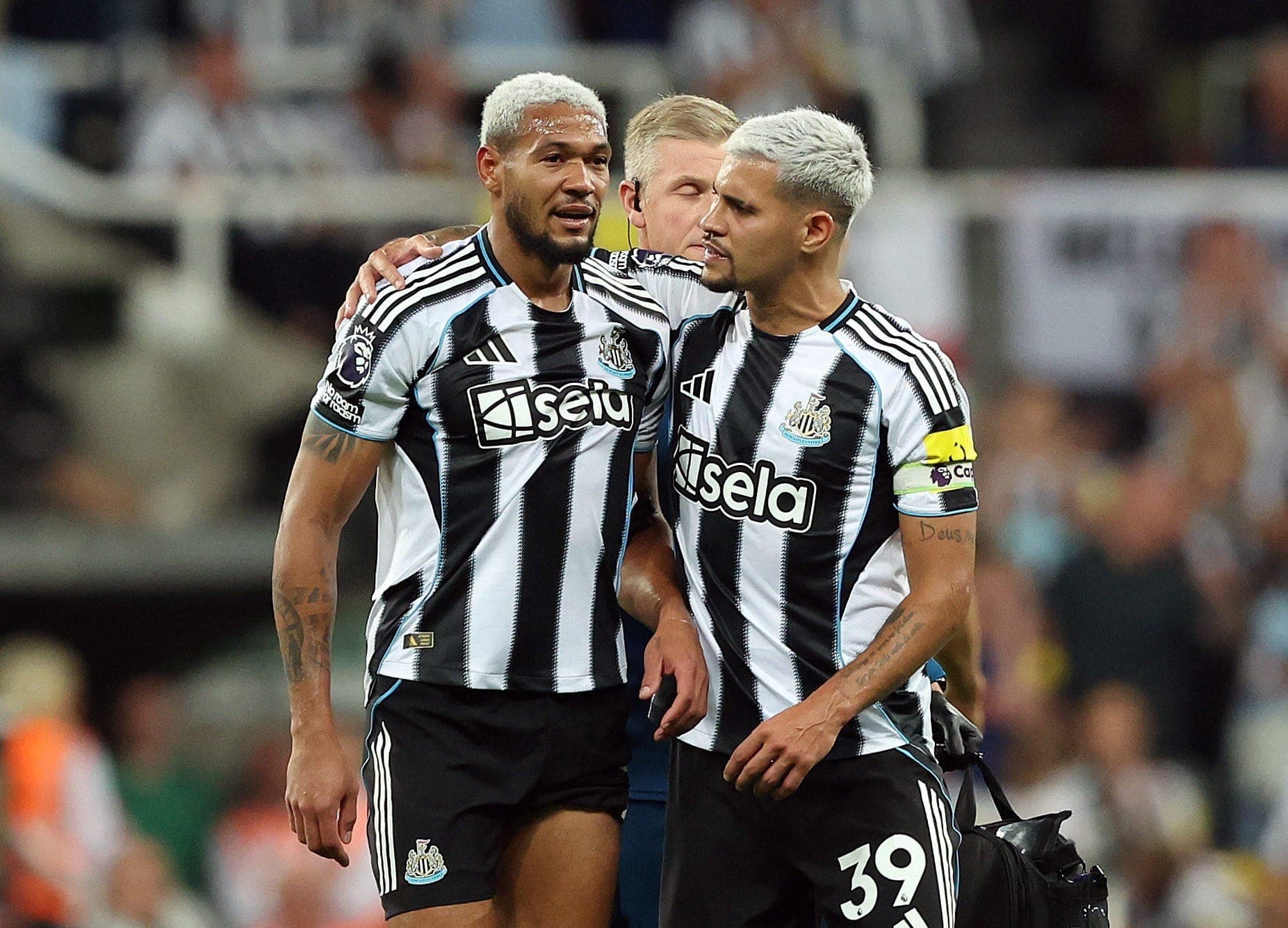 Joelinton e Bruno Guimarães jogam pelo Newcastle
