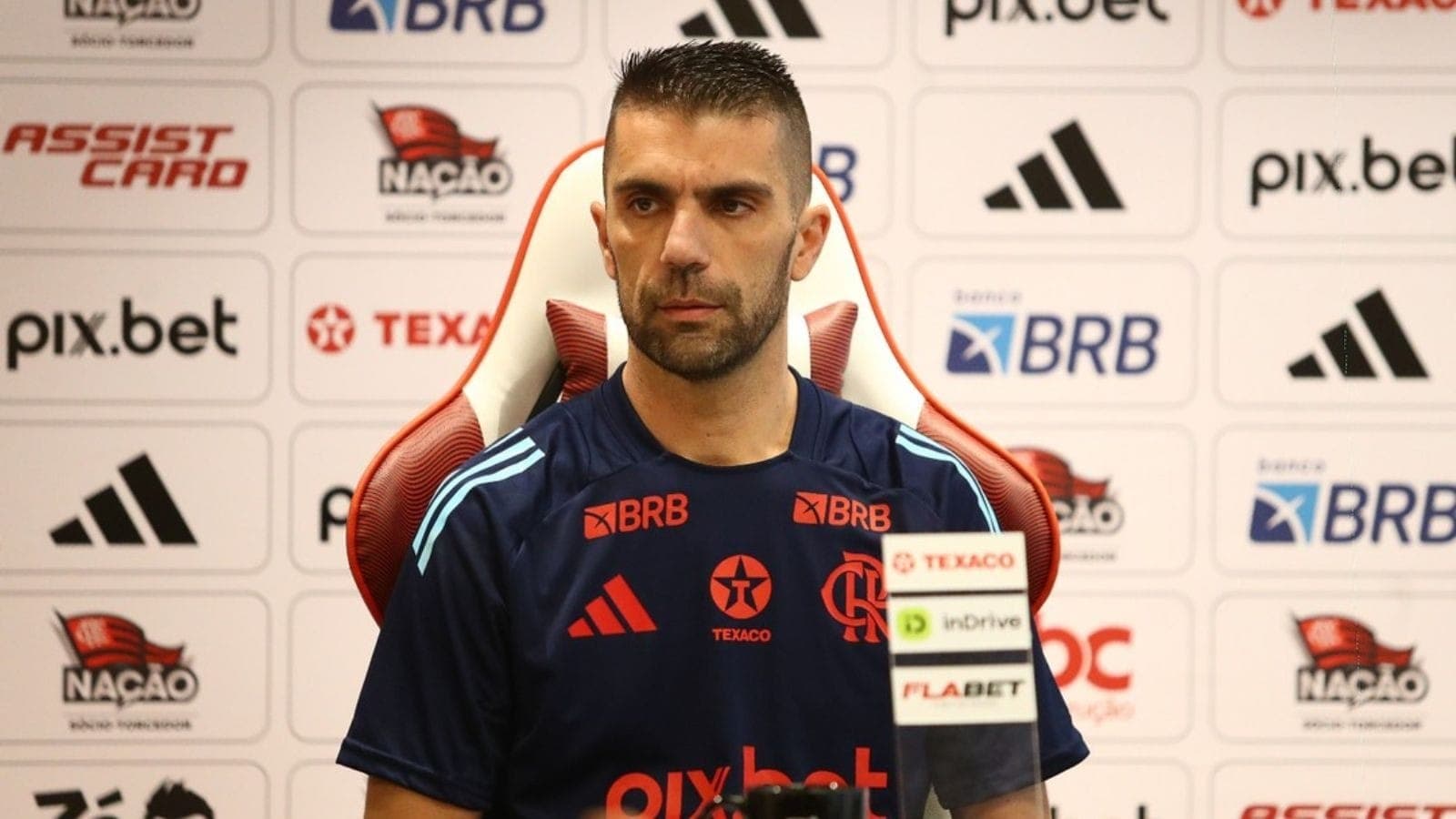 Alfredo Almeda, diretor da base do Flamengo