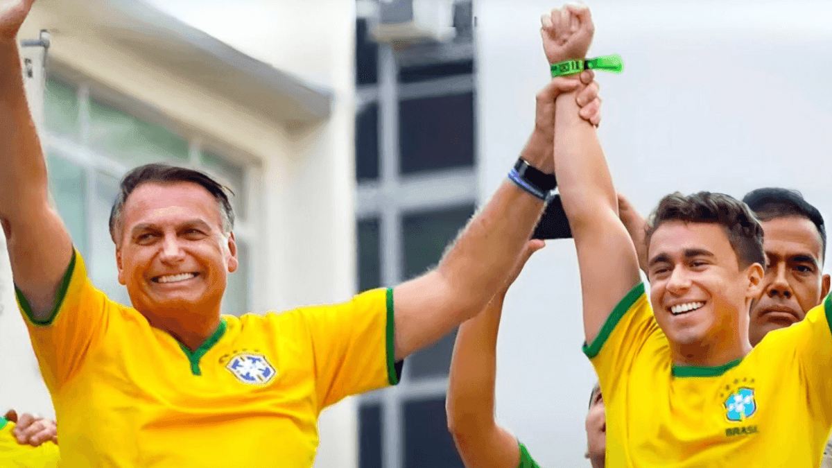 Nikolas Ferreira ao lado de Jair Bolsonaro