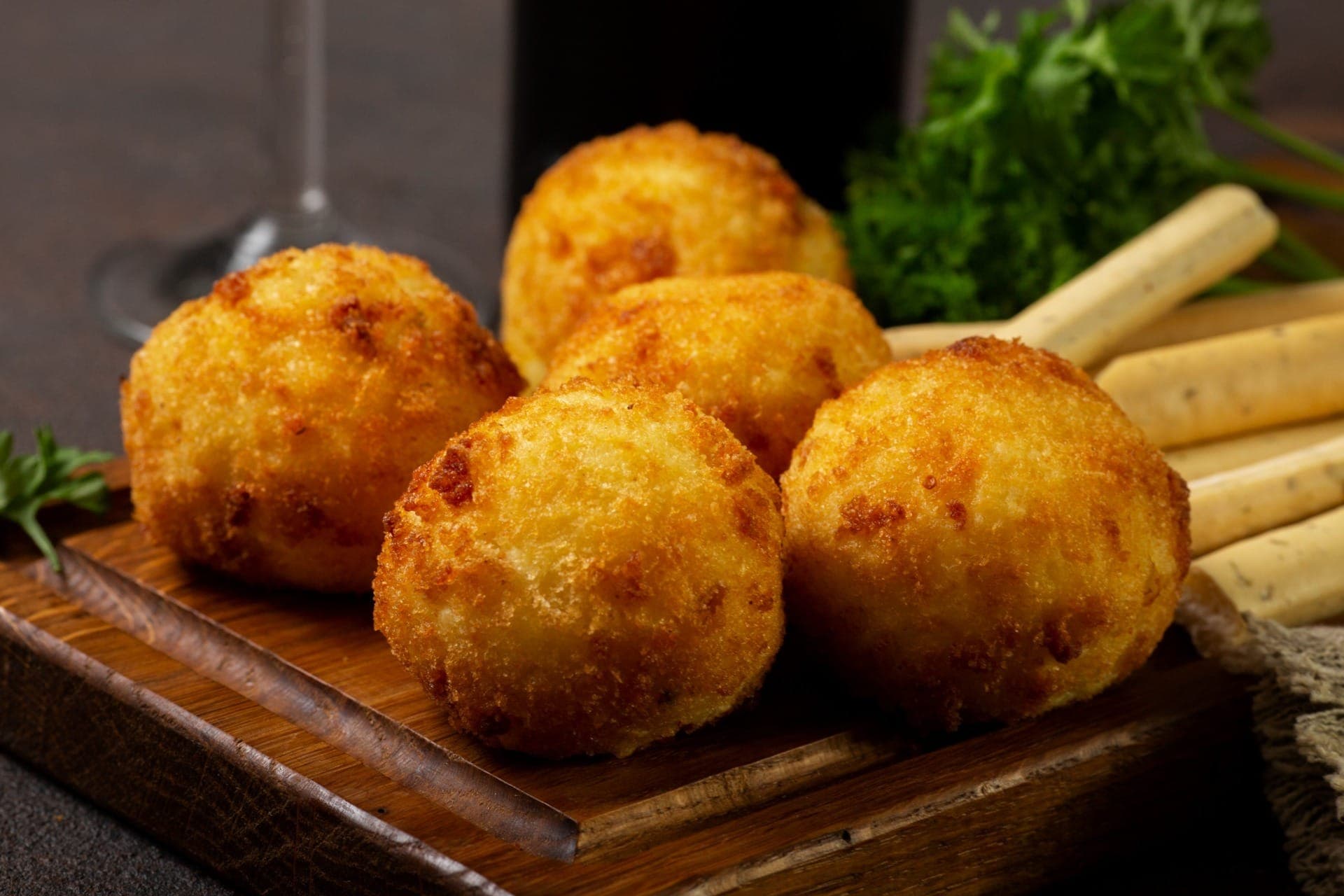 Bolinho de macaxeira com pirarucu