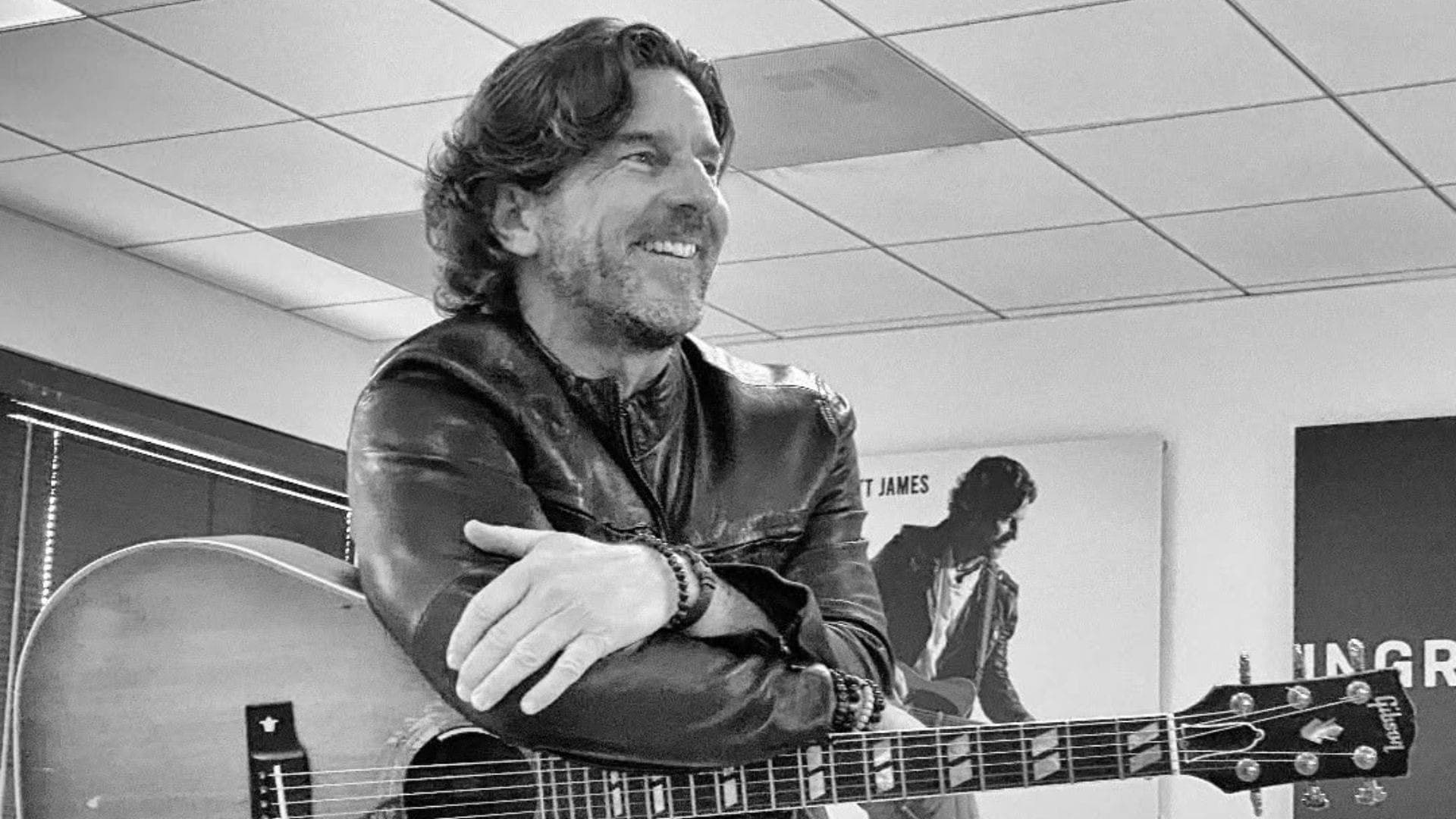 Brett James morreu em acidente de avião