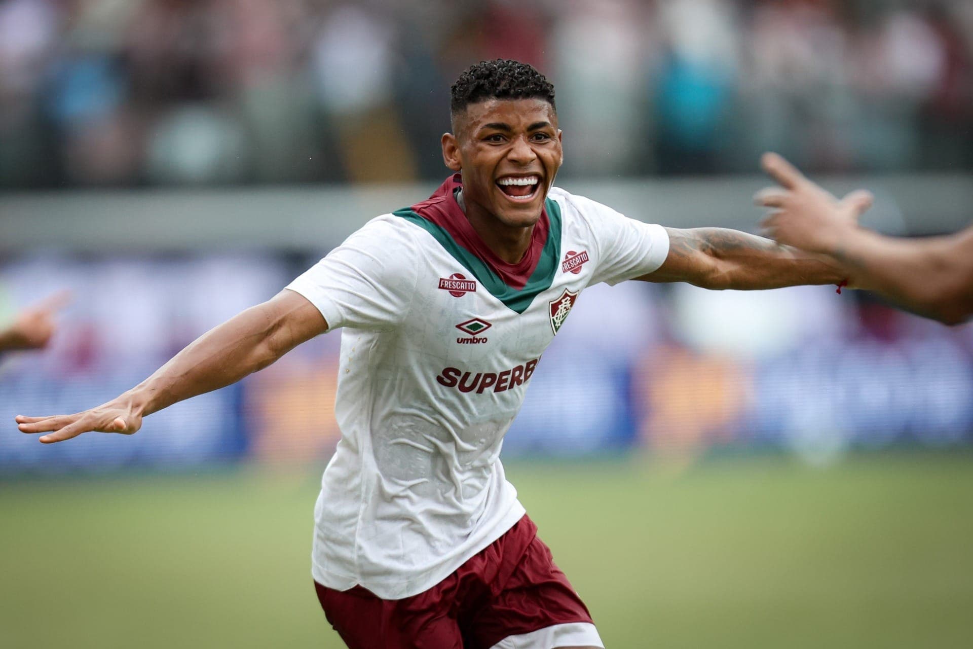 Hércules comemora gol do Fluminense
