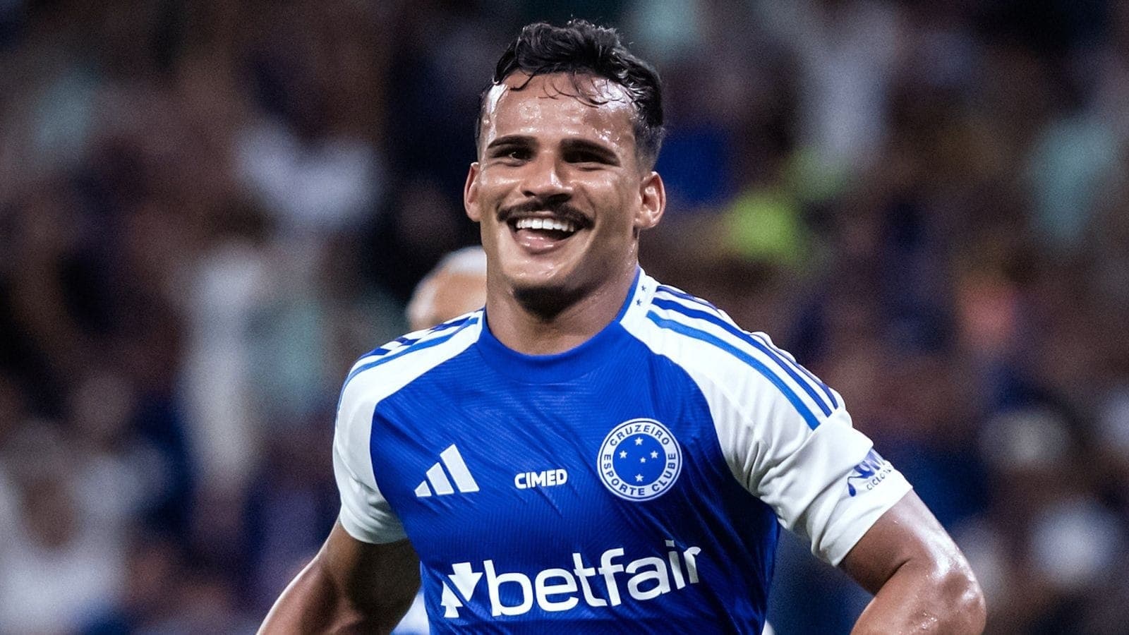 Kaiki Bruno comemora gol do Cruzeiro