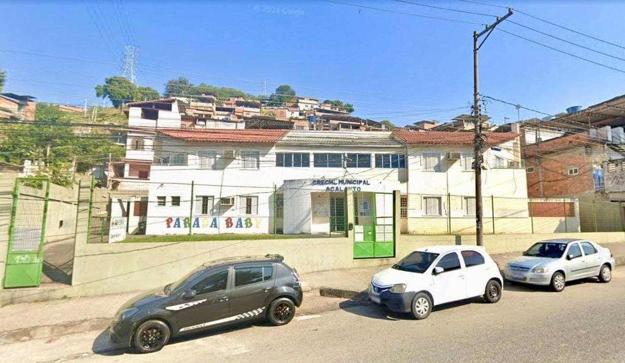 Fachada da Creche Municipal Acalanto