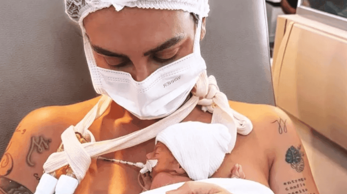 Clara Maia e filho