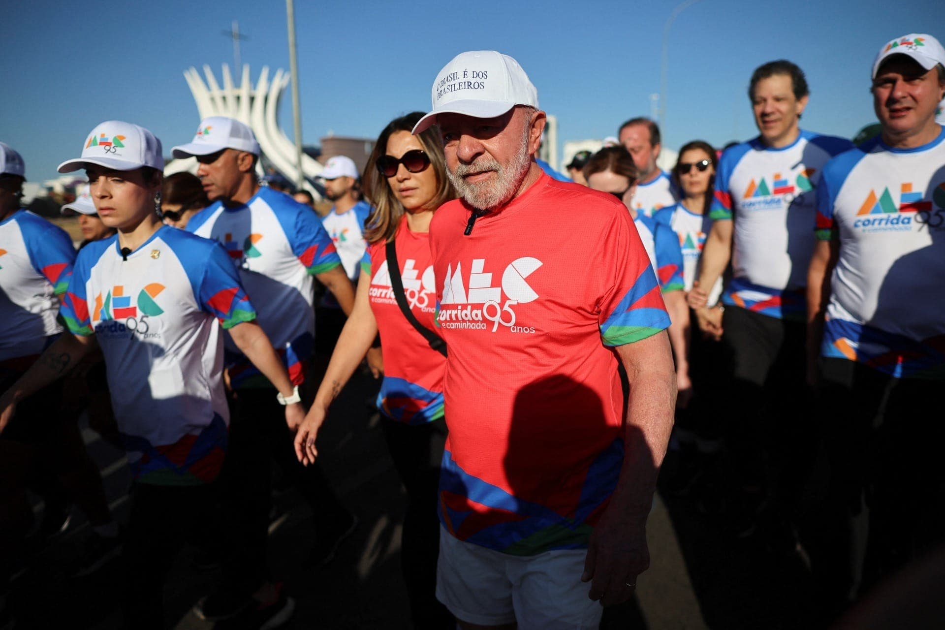 Lula, Janja e ministros na caminhada do MEC