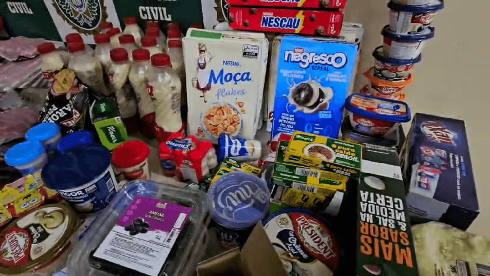 Alimentos apreendidos na ação da Polícia Civil