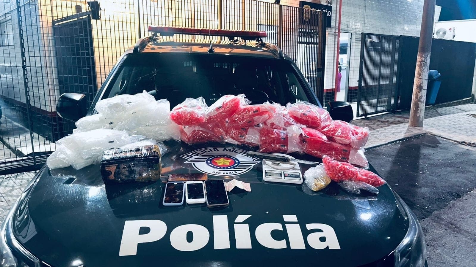 BAEP prende casal por tráfico de drogas em Pindamonhangaba