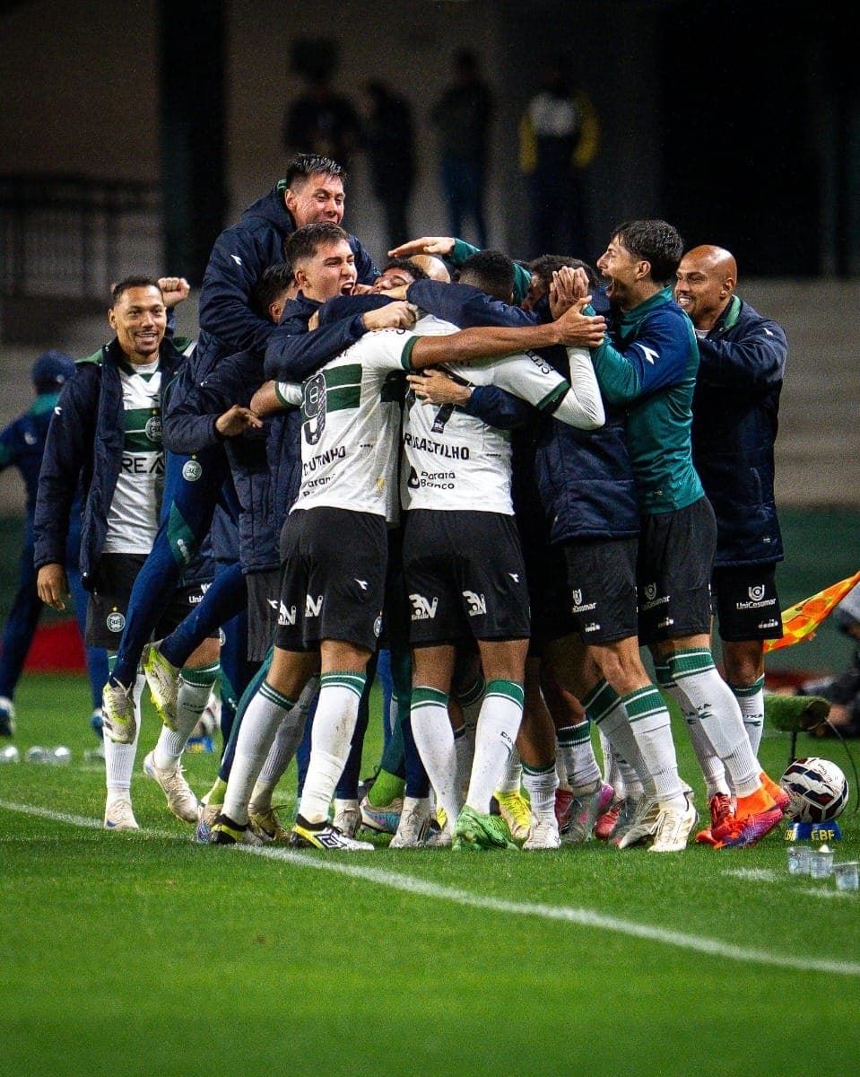 Coritiba retoma liderança da Série B