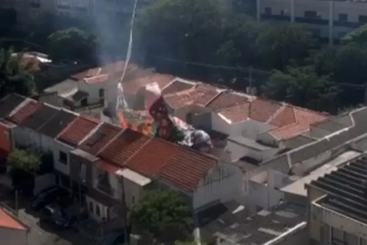 Queda de balão na Vila Mariana, em São Paulo 