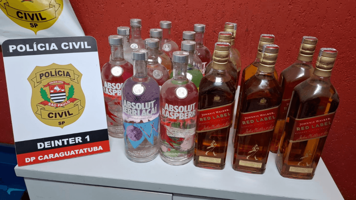 Adega é interditada e uma pessoa é presa durante ação contra bebidas falsas em Caraguatatuba