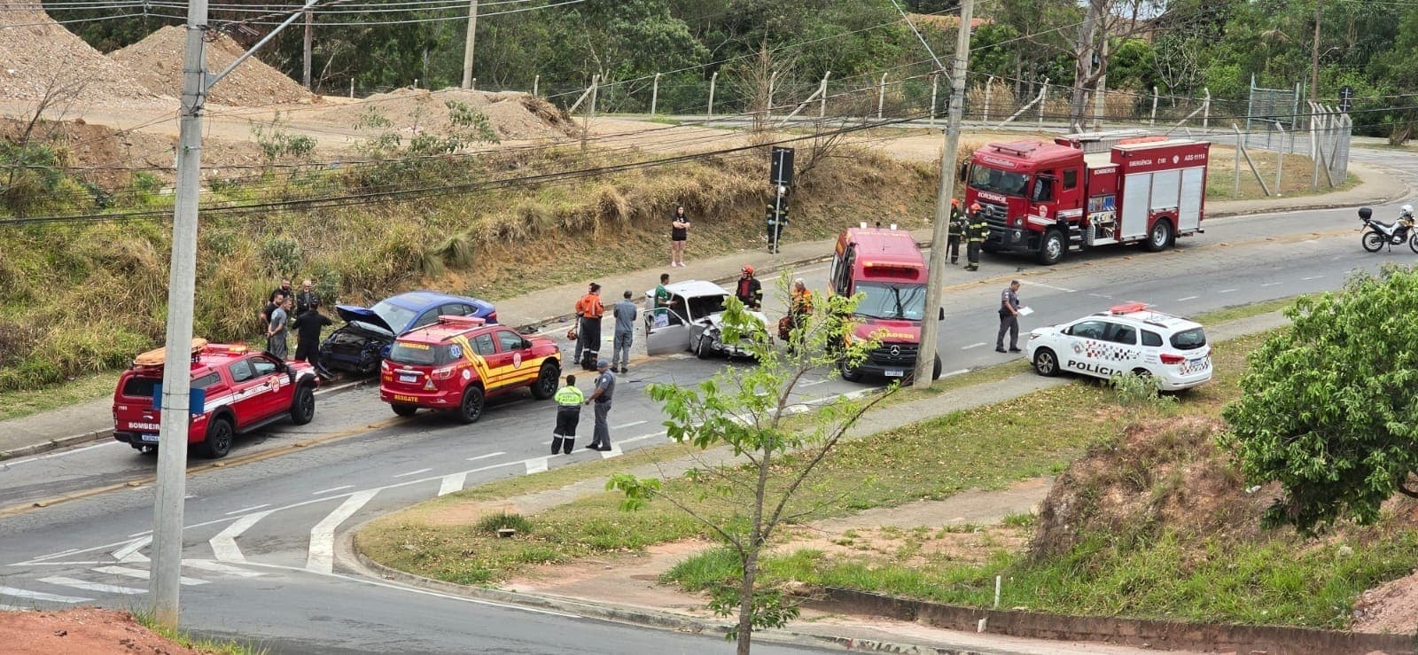 Colisão frontal na Estrada Juca de Carvalho 