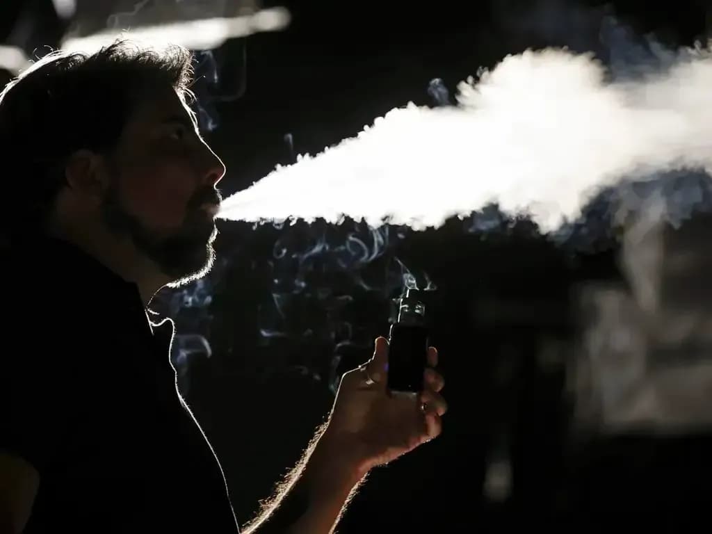 Cigarro eletrônico, também conhecido como "vape"
