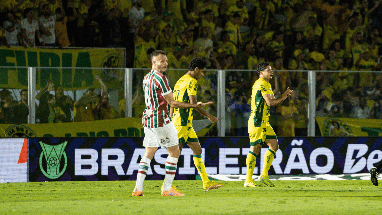 O Leão vence a equipe carioca por 2 a 1 no Maião