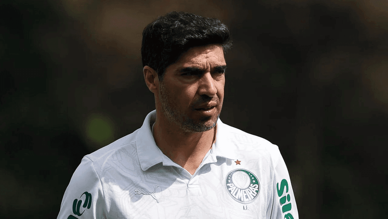 Abel Ferreira durante treino do Palmeiras