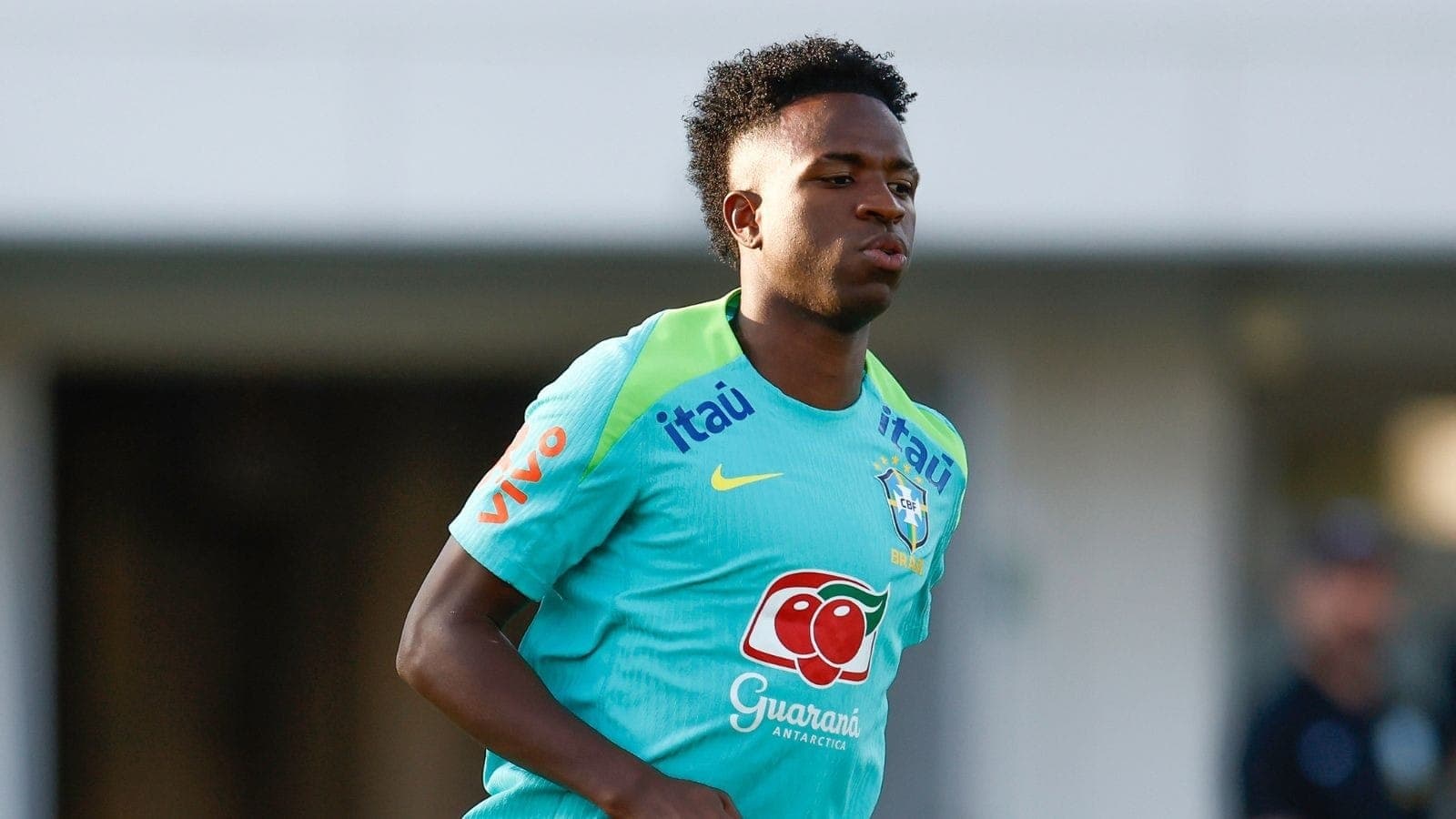 Vini Jr em treino da Seleção