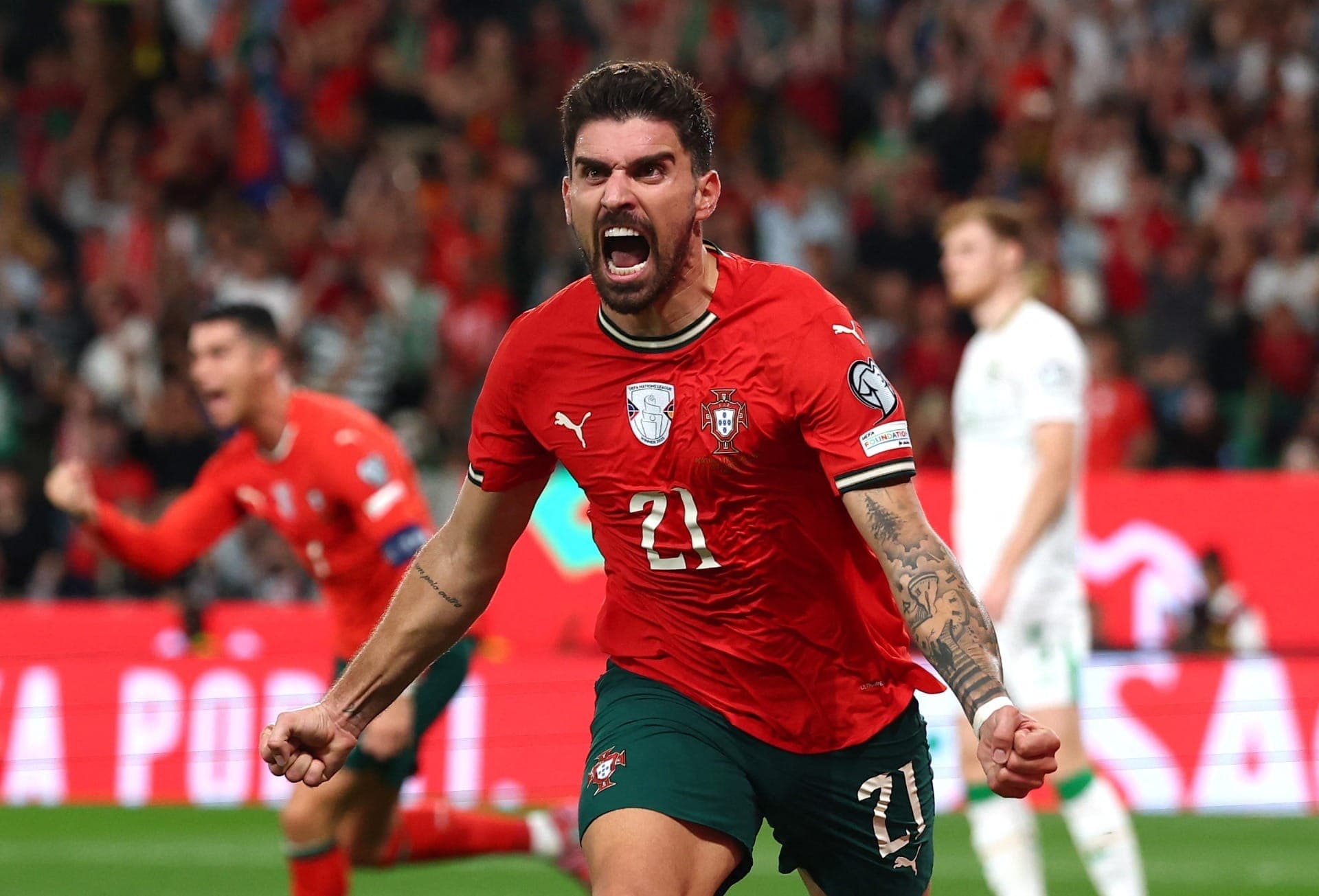 Ruben Neves comemora vitória portuguesa