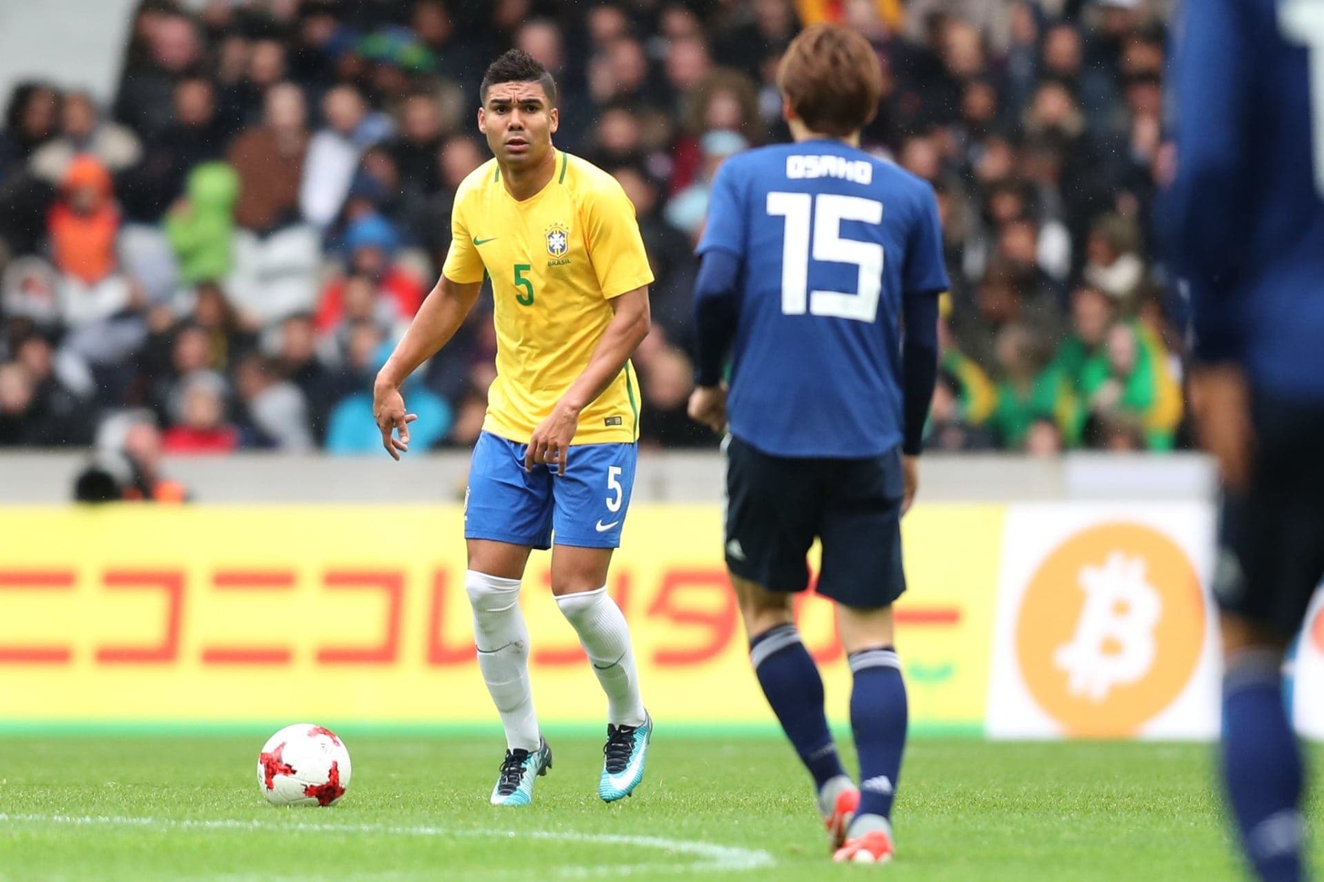 Casemiro no jogo entre Brasil e Japão, em 2017