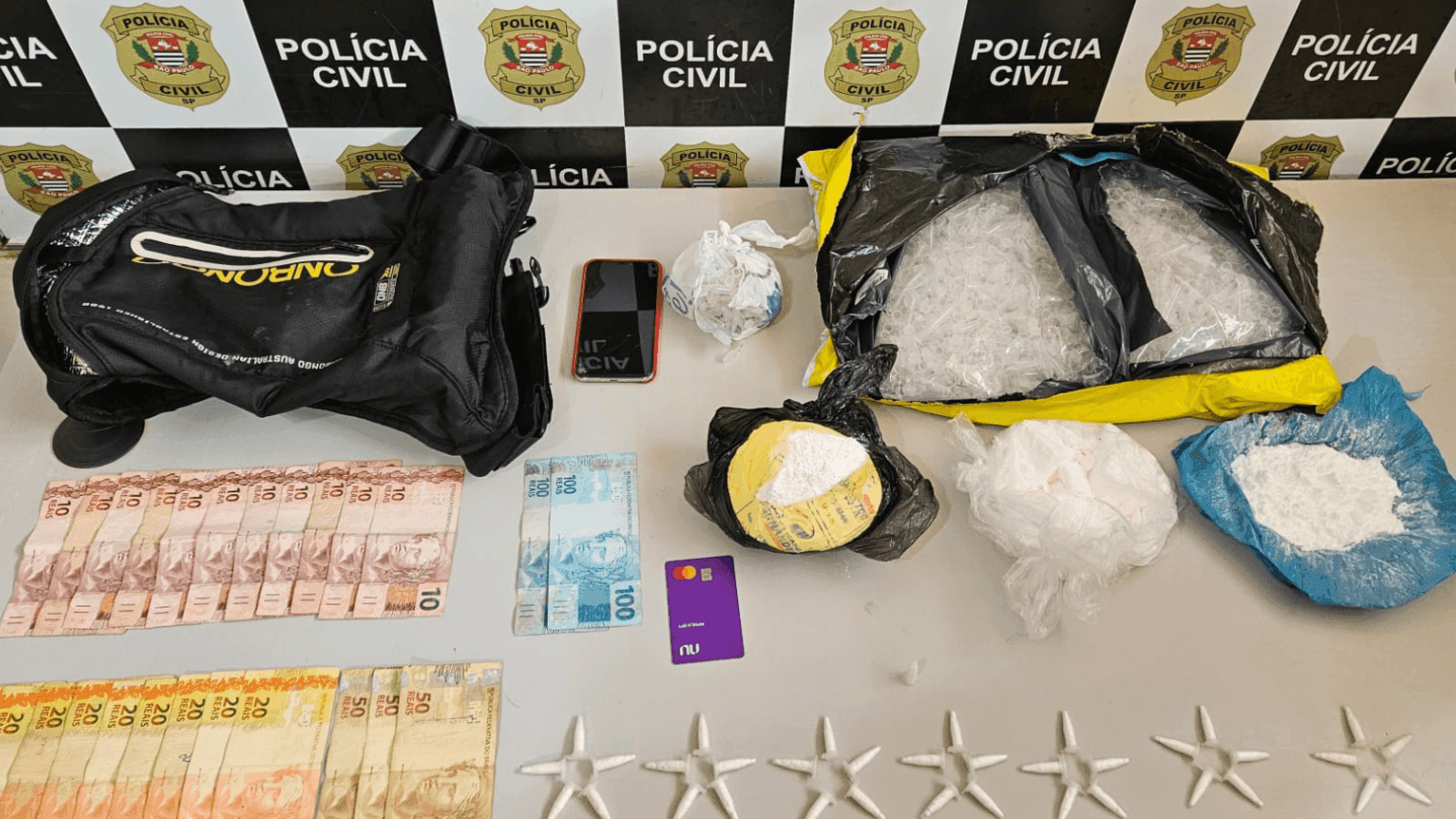 A droga estava dividida em várias porções menores