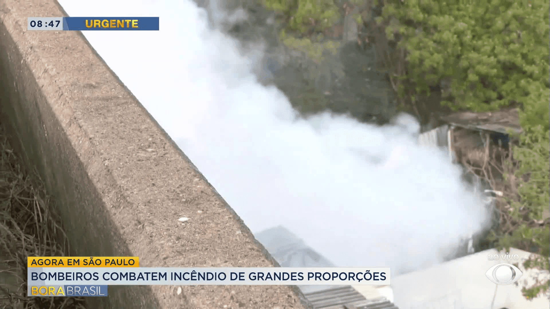 Incêndio em comunidade da Penha