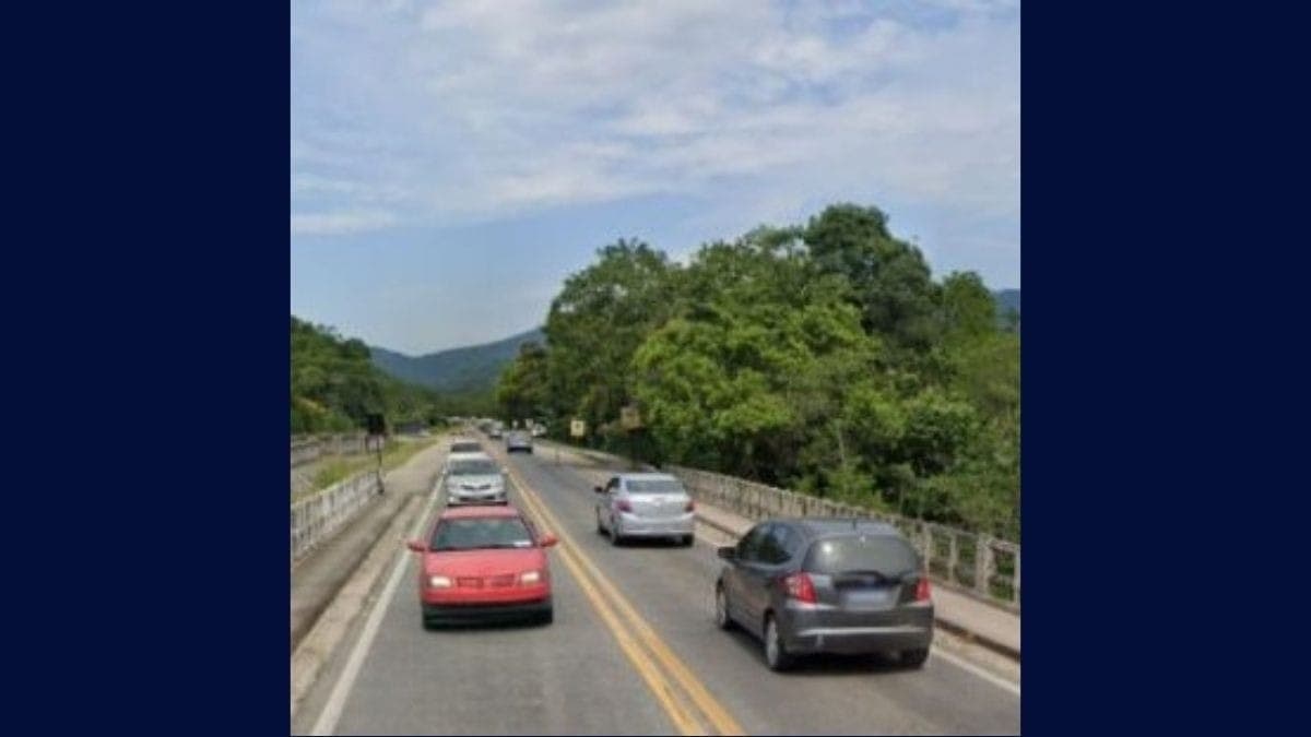 Ponte sobre o rio Maranduba, na Rio-Santos