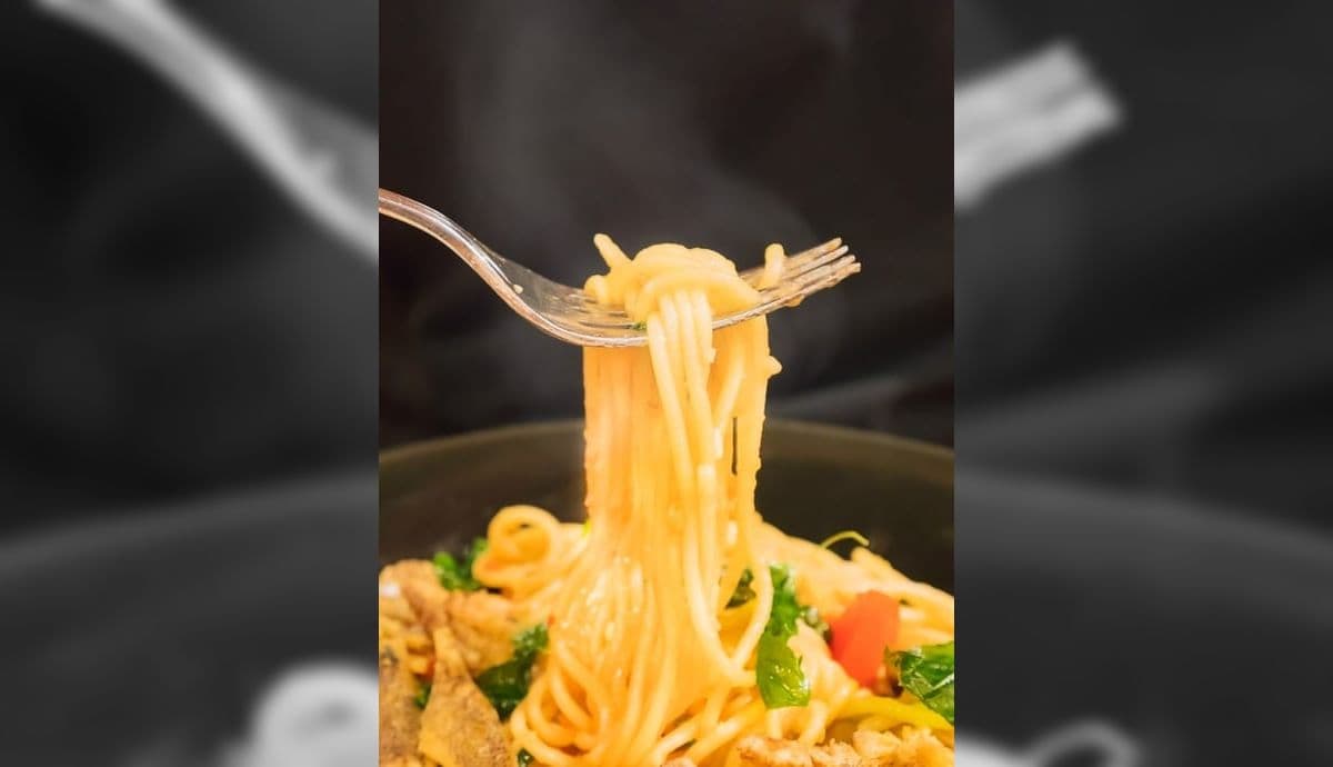 Brasileiros trocam arroz e feijão por macarrão 