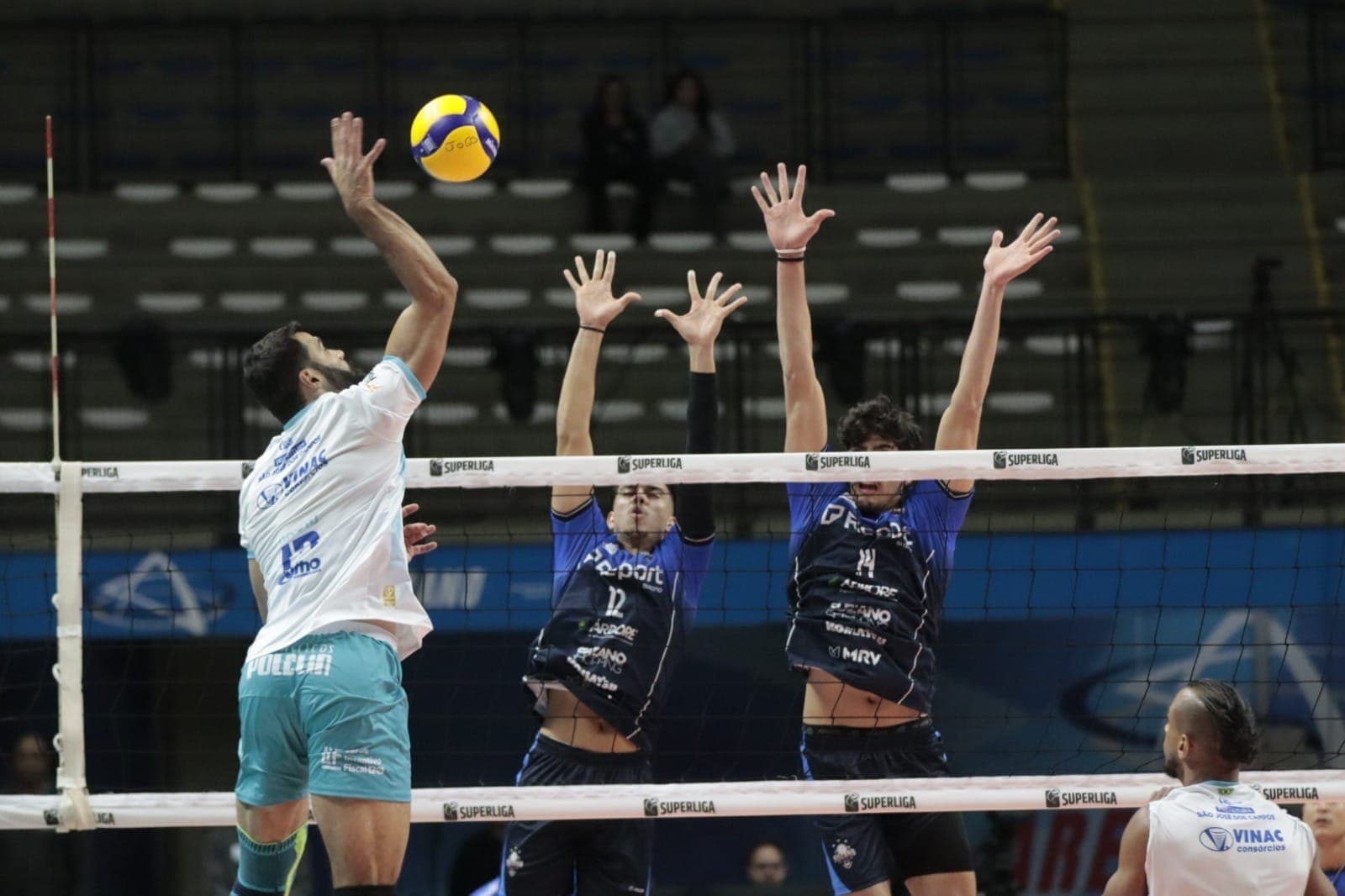 Vôlei São José estreia na Superliga com derrota diante do Suzano