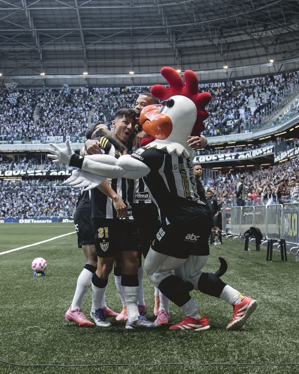 Alan Franco comemora gol da vitória do Atlético-MG sobre Ceará