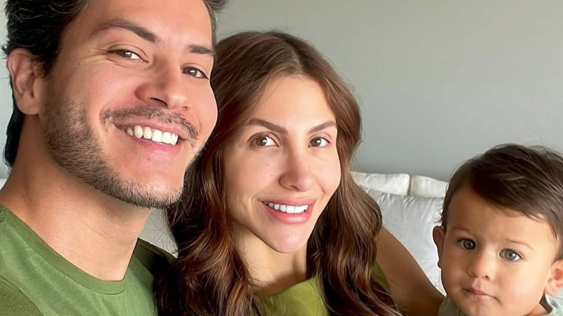 Arthur Aguiar e a esposa, Jheny Santucci