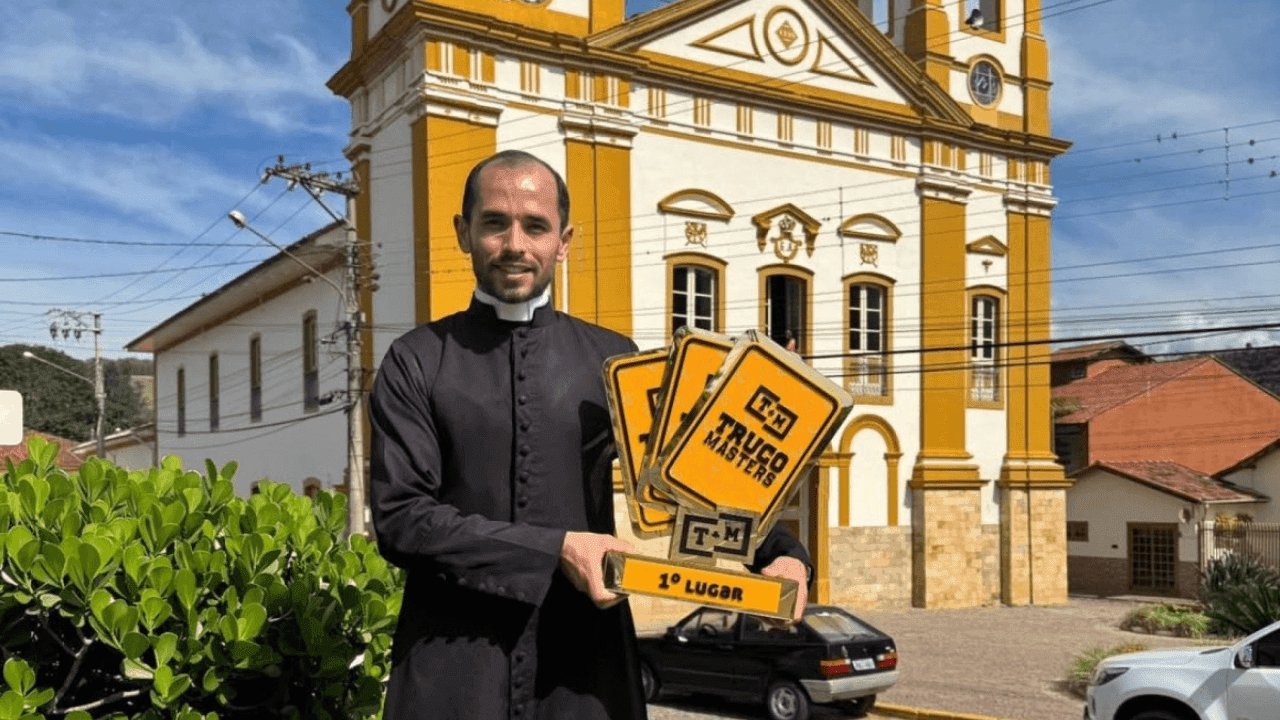 Padre ganha concurso de truco