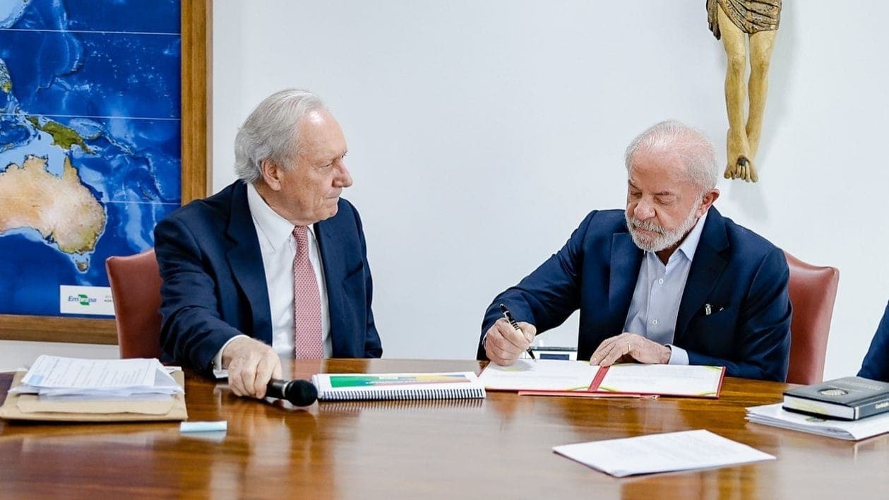 Lula assina PL Antifacção