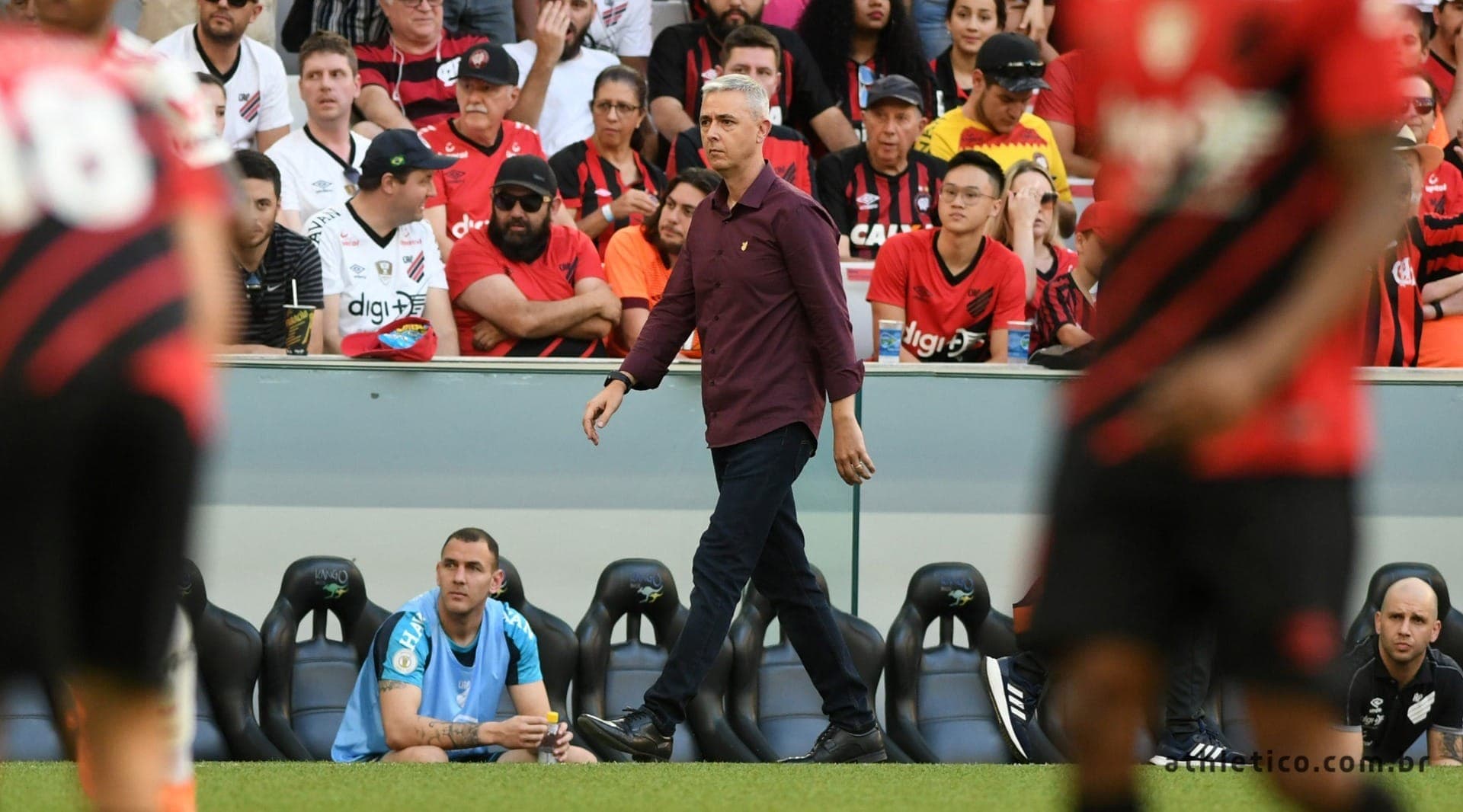 Tiago Nunes durante passagem no Athletico-PR