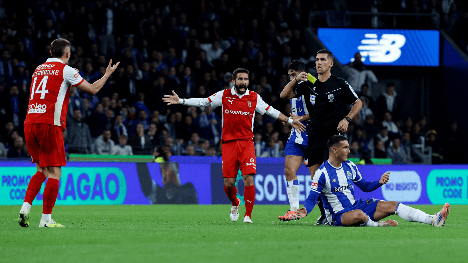 Árbitro denuncia Porto por intimidação 